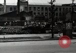 Standbild Japanische Bürger reißen Luftschutzbunker Tokio Japan Shiba Bezirk, 1945, aus Sekunde 38 historischem Filmmaterial Videoclip 65675025162