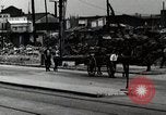 Immagine di Il popolo giapponese attendere street car Tokyo Giappone Shiba District, 1945, secondo 23 filmato di repertorio 65675025163