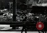 Immagine di Il popolo giapponese attendere street car Tokyo Giappone Shiba District, 1945, secondo 57 filmato di repertorio 65675025163