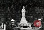 Standbild Bombe beschädigte Zojoji Temple Tokio Japan Shiba Bezirk, 1945, aus Sekunde 13 historischem Filmmaterial Videoclip 65675025165
