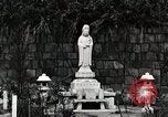 Standbild Bombe beschädigte Zojoji Temple Tokio Japan Shiba Bezirk, 1945, aus Sekunde 14 historischem Filmmaterial Videoclip 65675025165