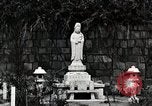 Standbild Bombe beschädigte Zojoji Temple Tokio Japan Shiba Bezirk, 1945, aus Sekunde 17 historischem Filmmaterial Videoclip 65675025165
