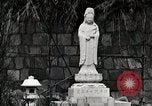Standbild Bombe beschädigte Zojoji Temple Tokio Japan Shiba Bezirk, 1945, aus Sekunde 26 historischem Filmmaterial Videoclip 65675025165