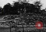 Standbild Bombe beschädigte Zojoji Temple Tokio Japan Shiba Bezirk, 1945, aus Sekunde 43 historischem Filmmaterial Videoclip 65675025165