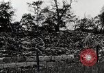 Standbild Bombe beschädigte Zojoji Temple Tokio Japan Shiba Bezirk, 1945, aus Sekunde 53 historischem Filmmaterial Videoclip 65675025165