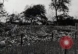Standbild Bombe beschädigte Zojoji Temple Tokio Japan Shiba Bezirk, 1945, aus Sekunde 61 historischem Filmmaterial Videoclip 65675025165