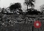 Standbild Bombe beschädigte Zojoji Temple Tokio Japan Shiba Bezirk, 1945, aus Sekunde 62 historischem Filmmaterial Videoclip 65675025165