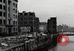 Standbild Bombe Schaden Kyobashi Bezirk Tokio Japan, 1945, aus Sekunde 40 historischem Filmmaterial Videoclip 65675025167