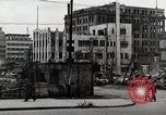 Immagine di Edifici demoliti in Tokyo dalla seconda guerra mondiale Tokyo Giappone Kyobashi, 1945, secondo 45 filmato di repertorio 65675025168