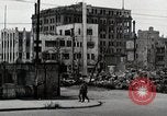 Immagine di Edifici demoliti in Tokyo dalla seconda guerra mondiale Tokyo Giappone Kyobashi, 1945, secondo 48 filmato di repertorio 65675025168
