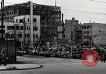 Immagine di Edifici demoliti in Tokyo dalla seconda guerra mondiale Tokyo Giappone Kyobashi, 1945, secondo 51 filmato di repertorio 65675025168