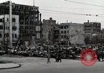 Immagine di Edifici demoliti in Tokyo dalla seconda guerra mondiale Tokyo Giappone Kyobashi, 1945, secondo 55 filmato di repertorio 65675025168