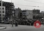 Immagine di Edifici demoliti in Tokyo dalla seconda guerra mondiale Tokyo Giappone Kyobashi, 1945, secondo 57 filmato di repertorio 65675025168