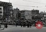 Immagine di Edifici demoliti in Tokyo dalla seconda guerra mondiale Tokyo Giappone Kyobashi, 1945, secondo 60 filmato di repertorio 65675025168