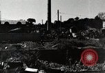 Standbild Bombenschäden in Shiba Bezirk Tokio Japan Shiba Bezirk, 1945, aus Sekunde 41 historischem Filmmaterial Videoclip 65675025169