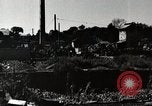 Standbild Bombenschäden in Shiba Bezirk Tokio Japan Shiba Bezirk, 1945, aus Sekunde 44 historischem Filmmaterial Videoclip 65675025169