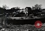 Standbild Bombenschäden in Shiba Bezirk Tokio Japan Shiba Bezirk, 1945, aus Sekunde 61 historischem Filmmaterial Videoclip 65675025169