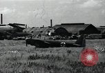 Immagine di Aerei giapponesi parcheggiata in aeroporto Tokyo Giappone, 1945, secondo 3 filmato di repertorio 65675025177