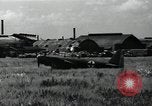 Immagine di Aerei giapponesi parcheggiata in aeroporto Tokyo Giappone, 1945, secondo 7 filmato di repertorio 65675025177