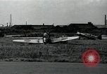 Immagine di Aerei giapponesi parcheggiata in aeroporto Tokyo Giappone, 1945, secondo 16 filmato di repertorio 65675025177