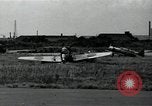 Immagine di Aerei giapponesi parcheggiata in aeroporto Tokyo Giappone, 1945, secondo 17 filmato di repertorio 65675025177