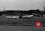 Immagine di Aerei giapponesi parcheggiata in aeroporto Tokyo Giappone, 1945, secondo 19 filmato di repertorio 65675025177