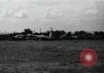 Immagine di Aerei giapponesi parcheggiata in aeroporto Tokyo Giappone, 1945, secondo 52 filmato di repertorio 65675025177