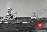 Standbild Japanischer Angriff auf Pearl Harbor Hawaii Pearl Harbor Hawaii USA, 1942, aus Sekunde 45 historischem Filmmaterial Videoclip 65675025191