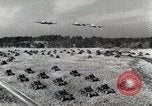 Standbild Japanischer Angriff auf Pearl Harbor Hawaii Pearl Harbor Hawaii USA, 1942, aus Sekunde 50 historischem Filmmaterial Videoclip 65675025191