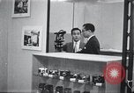 Immagine di I prodotti giapponesi sul display New York United States USA, 1964, secondo 3 filmato di repertorio 65675025202
