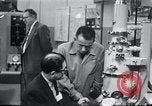 Immagine di I prodotti giapponesi sul display New York United States USA, 1964, secondo 21 filmato di repertorio 65675025202