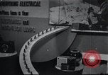 Immagine di I prodotti giapponesi sul display New York United States USA, 1964, secondo 35 filmato di repertorio 65675025202