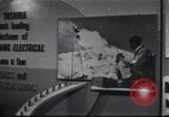 Immagine di I prodotti giapponesi sul display New York United States USA, 1964, secondo 40 filmato di repertorio 65675025202