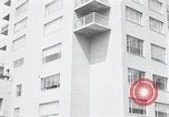 Image Appartement meublé avec le mobilier japonais et d'artefacts Arlington Virginia USA, 1964, de la seconde 7 séquences d'archives historiques vidéo 65675025205