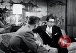 Image Appartement meublé avec le mobilier japonais et d'artefacts Arlington Virginia USA, 1964, de la seconde 21 séquences d'archives historiques vidéo 65675025205