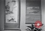 Image Appartement meublé avec le mobilier japonais et d'artefacts Arlington Virginia USA, 1964, de la seconde 28 séquences d'archives historiques vidéo 65675025205