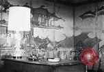 Image Appartement meublé avec le mobilier japonais et d'artefacts Arlington Virginia USA, 1964, de la seconde 46 séquences d'archives historiques vidéo 65675025205