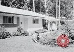 Image Maison typique américaine Washington DC suburbs USA, 1964, de la seconde 12 séquences d'archives historiques vidéo 65675025206