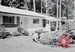 Image Maison typique américaine Washington DC suburbs USA, 1964, de la seconde 16 séquences d'archives historiques vidéo 65675025206