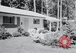 Image Maison typique américaine Washington DC suburbs USA, 1964, de la seconde 26 séquences d'archives historiques vidéo 65675025206
