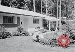 Image Maison typique américaine Washington DC suburbs USA, 1964, de la seconde 28 séquences d'archives historiques vidéo 65675025206