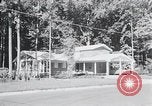 Image Maison typique américaine Washington DC suburbs USA, 1964, de la seconde 52 séquences d'archives historiques vidéo 65675025206