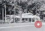 Image Maison typique américaine Washington DC suburbs USA, 1964, de la seconde 59 séquences d'archives historiques vidéo 65675025206