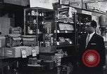 Image boutique photo et caméras encore japonais Washington DC USA, 1964, de la seconde 16 séquences d'archives historiques vidéo 65675025207
