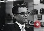 Image boutique photo et caméras encore japonais Washington DC USA, 1964, de la seconde 59 séquences d'archives historiques vidéo 65675025207