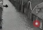 Immagine di Inondazioni in Olanda New York United States USA, 1950, secondo 21 filmato di repertorio 65675025211