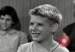 Immagine di Attenzione a 4h club e CARE Self Help Somerset County New Jersey USA, 1950, secondo 40 filmato di repertorio 65675025212