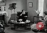 Immagine di Il gruppo di donne americane discutere circa il progetto di cura Memphis Tennessee USA, 1950, secondo 6 filmato di repertorio 65675025213