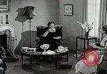 Immagine di Il gruppo di donne americane discutere circa il progetto di cura Memphis Tennessee USA, 1950, secondo 7 filmato di repertorio 65675025213