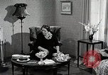 Immagine di Il gruppo di donne americane discutere circa il progetto di cura Memphis Tennessee USA, 1950, secondo 11 filmato di repertorio 65675025213